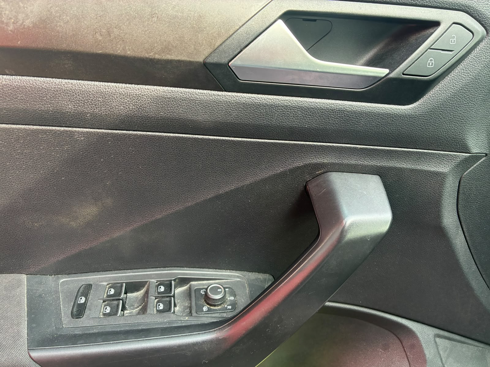 Volkswagen t-ROC Lounge 1.6 TDI 116 cv – GARANTIE 12 MOIS — photo 33