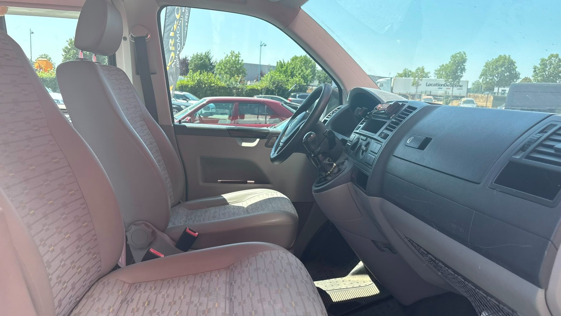 Volkswagen T5 Transporter VASP 2.0 TDI AMENAGEMENT TYPE CALIFORNIA – GARANTIE 12 MOIS — photo 32
