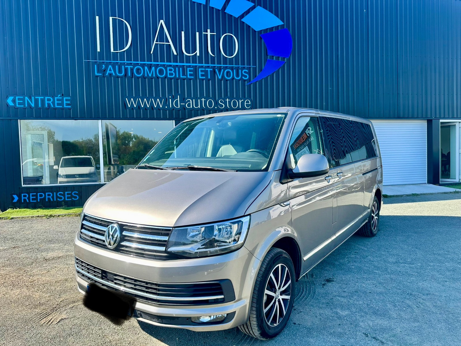 Volkswagen T6 Transporter Bus