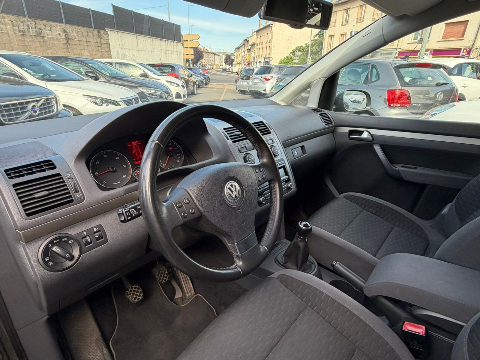 Volkswagen Touran - vue 1