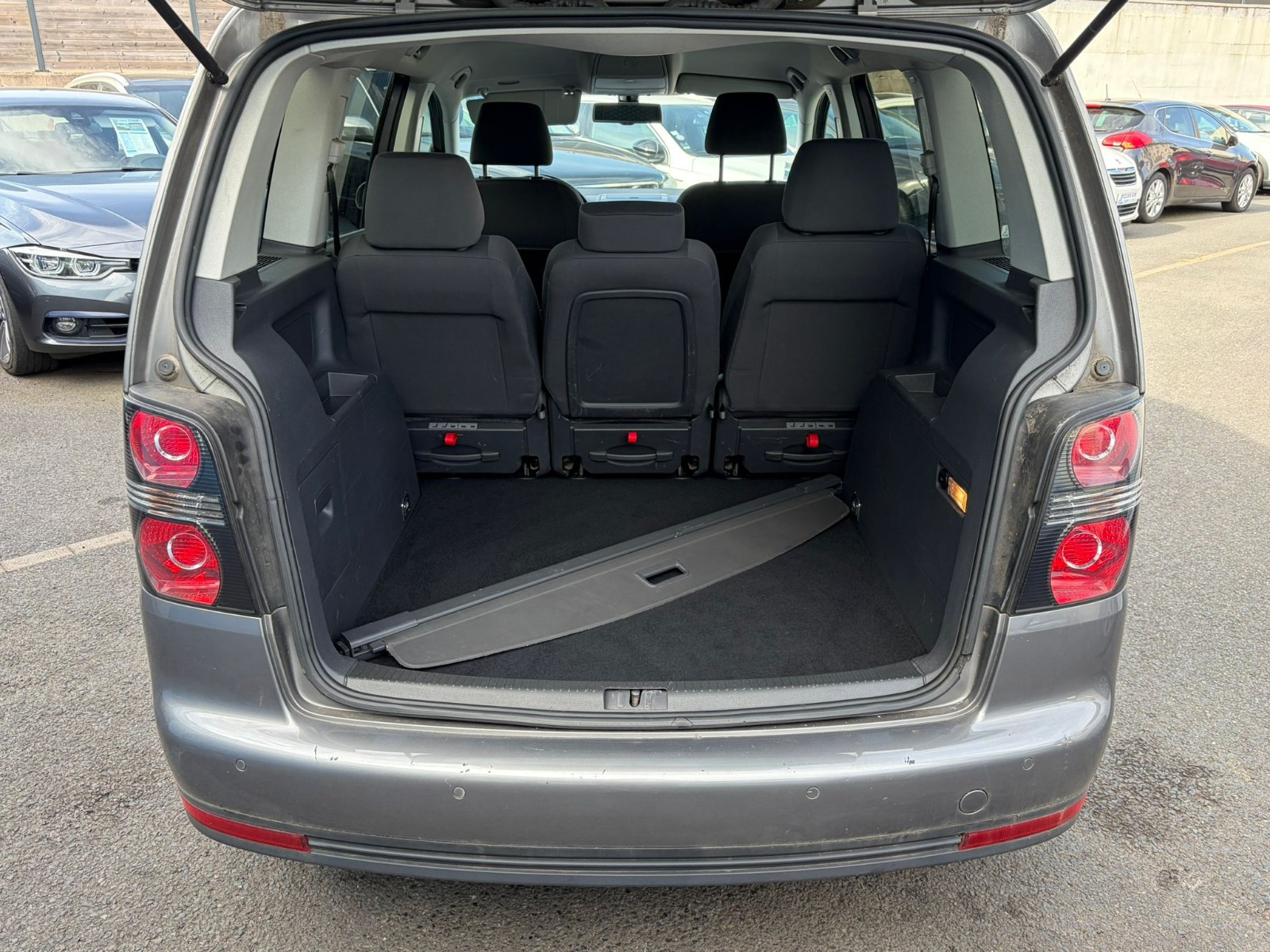 Volkswagen Touran - vue 1