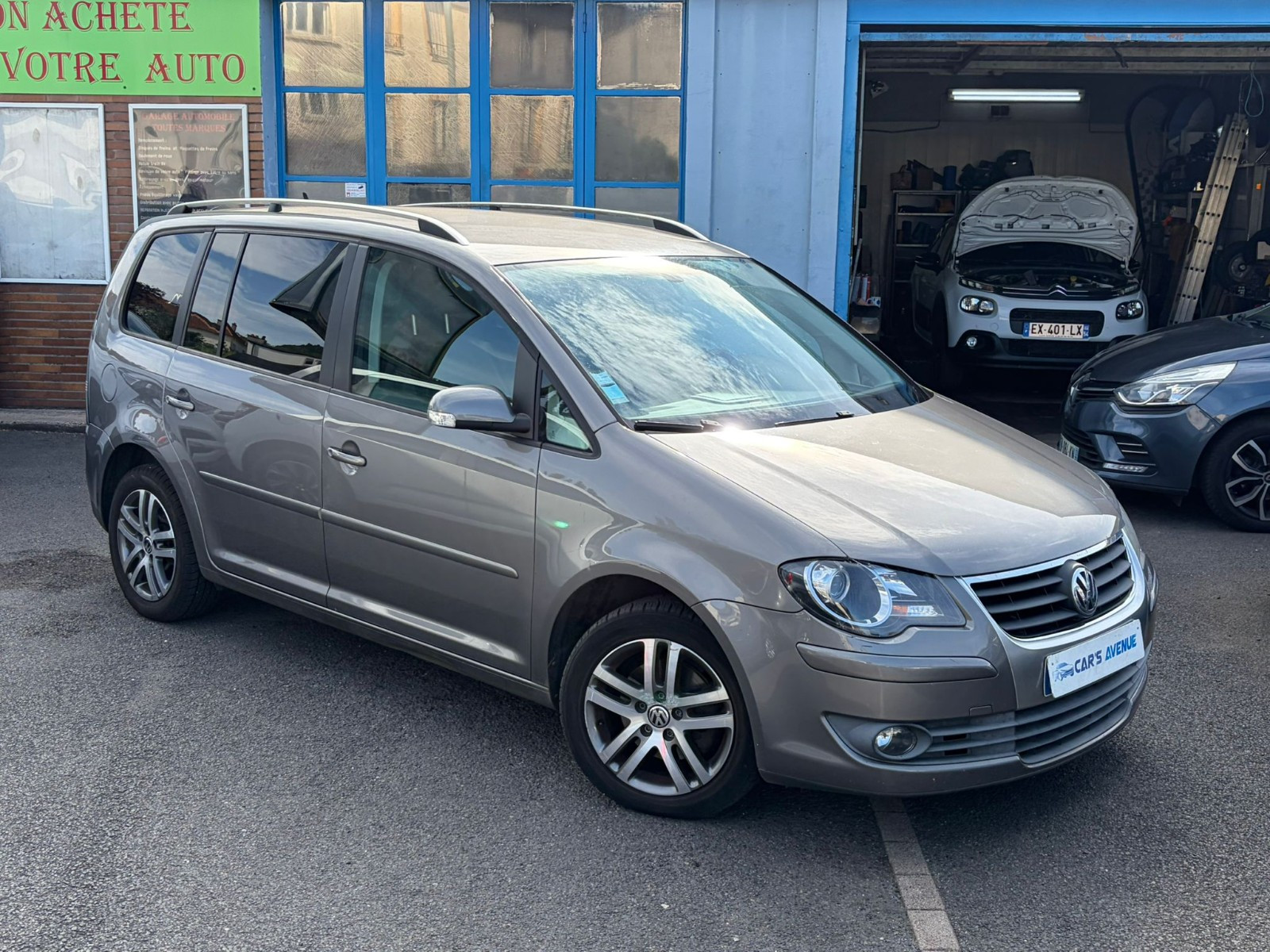 Volkswagen Touran - vue 1