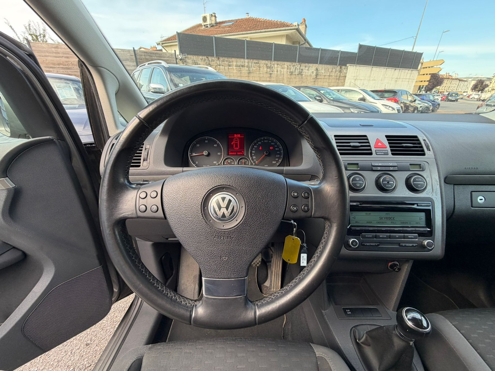 Volkswagen Touran - vue 1