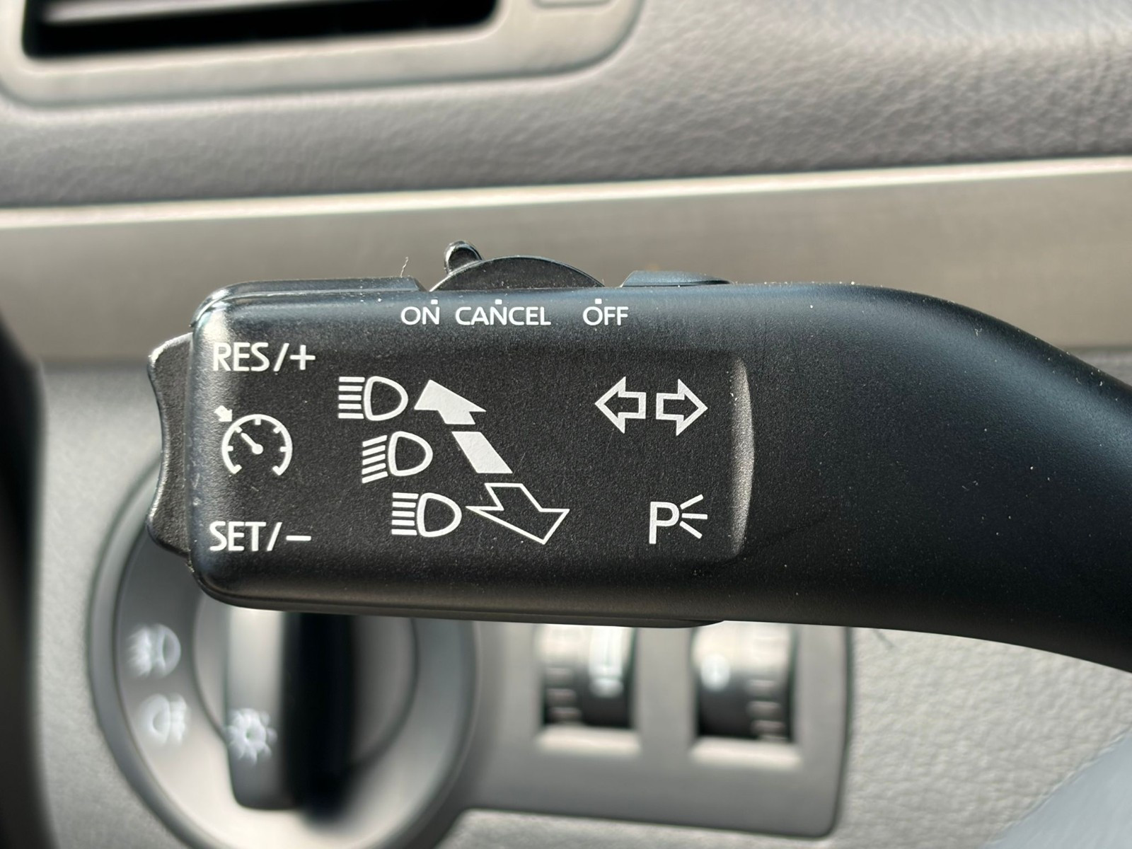 Volkswagen Touran - vue 1
