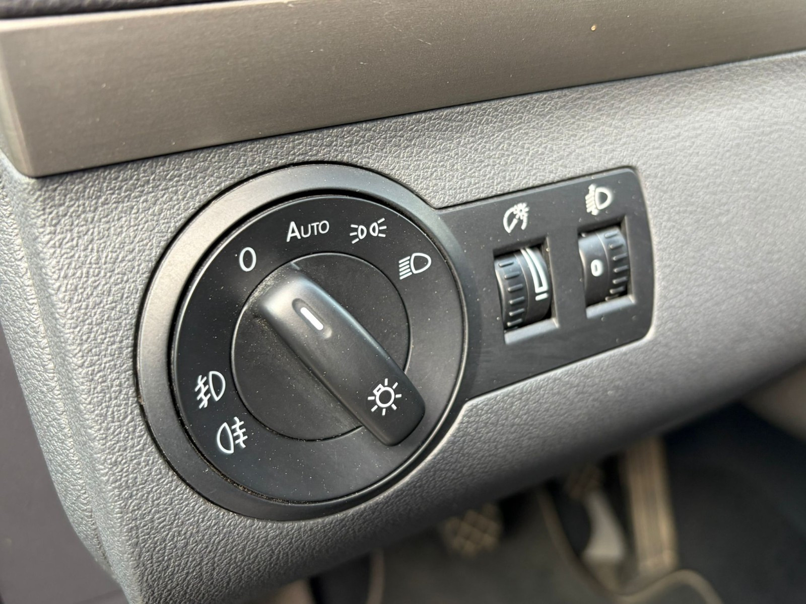 Volkswagen Touran - vue 1