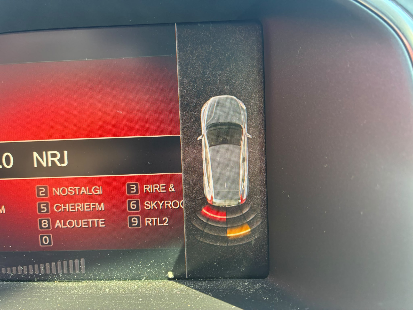 Volvo V40 D2 120ch Momentum Geartronic — photo 28