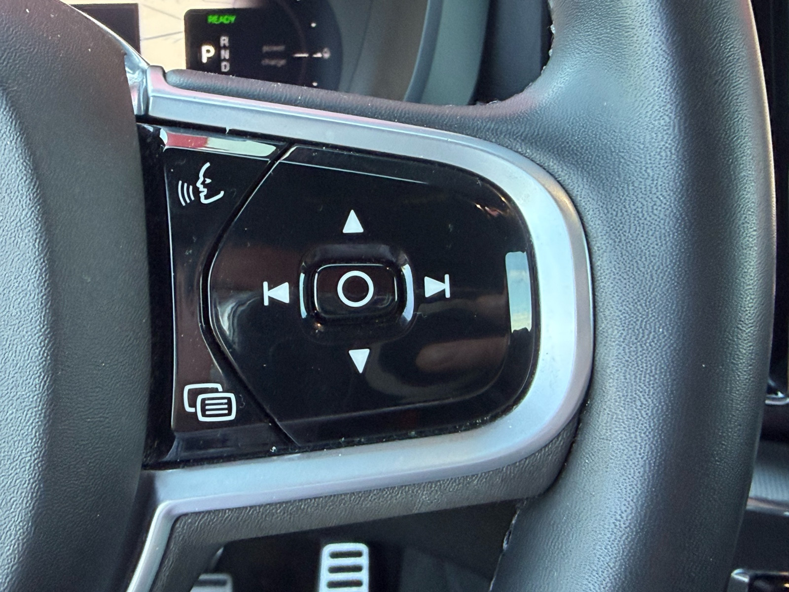 Volvo XC60 2.0 T6 HYBRID 340 CH R-DESIGN – GARANTIE 12 MOIS — photo 16