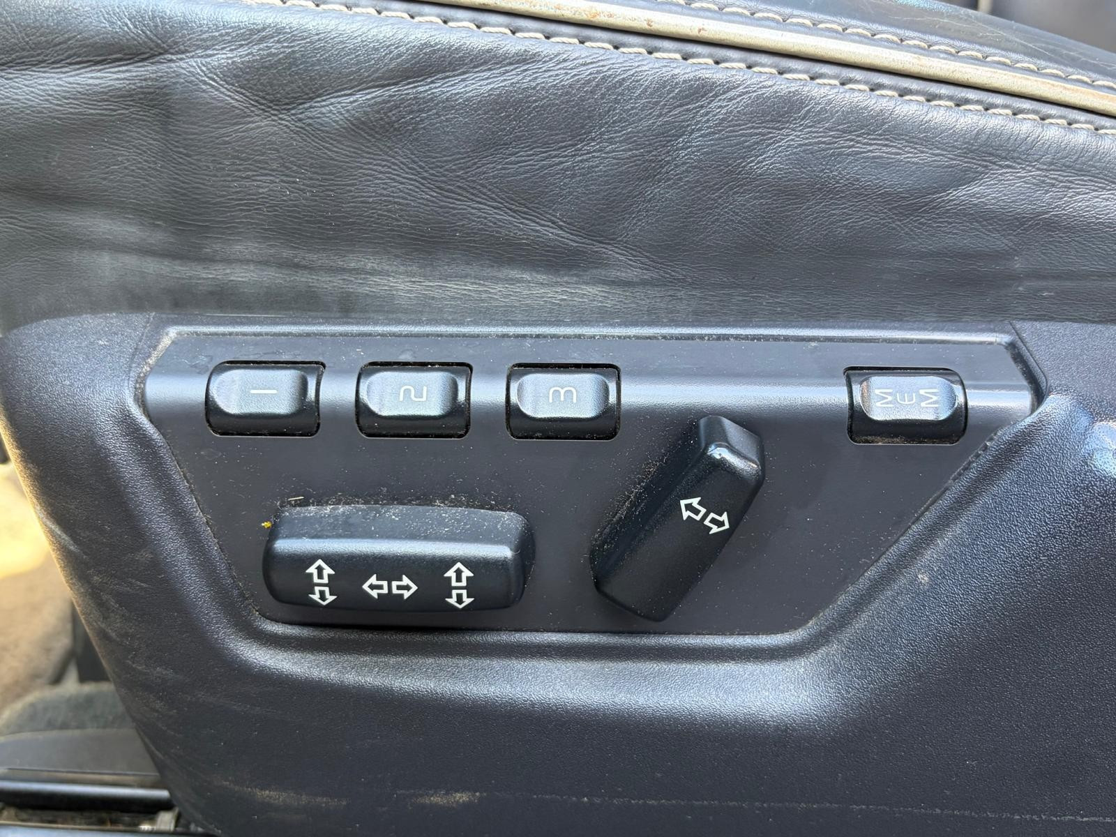 Volvo XC90 - vue 1