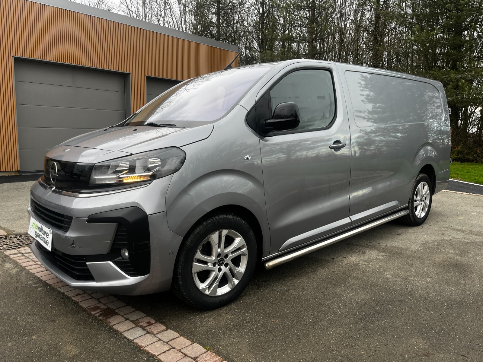 Opel VIVARO 2.0 177CH FOURGON XL 23325 HT HABILLAGE BOIS 