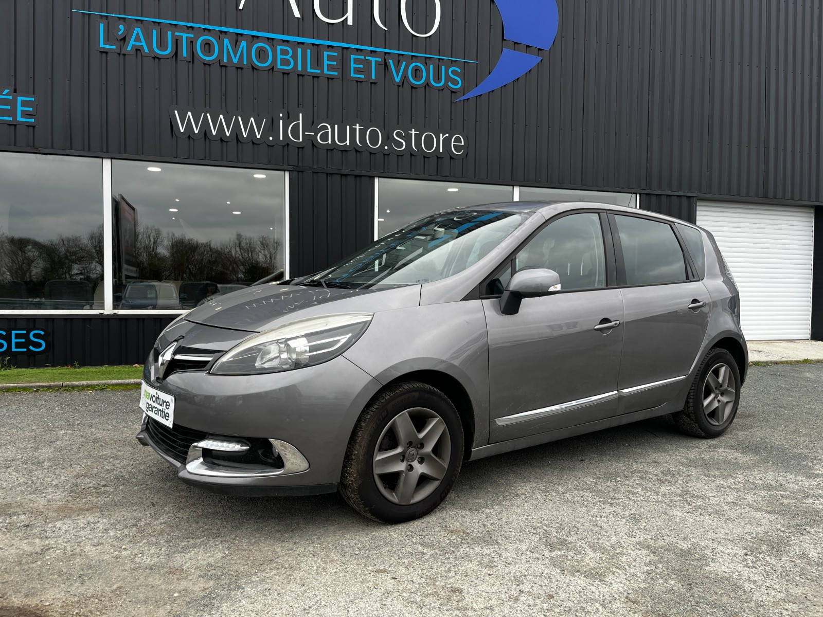 Renault SCENIC  1.5 DCI  110 CH 